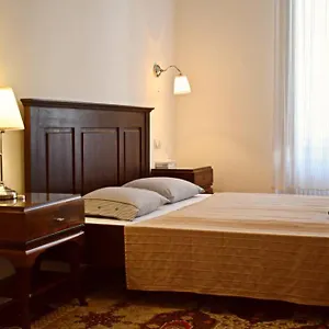 Apartment In Historical Building With Free Private Parking, Budapest